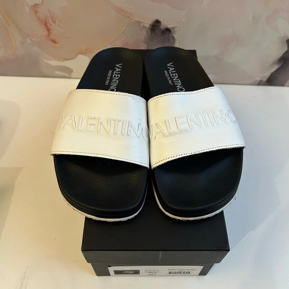 ! Mario Valentino Samantha white slides size 6 main image 6